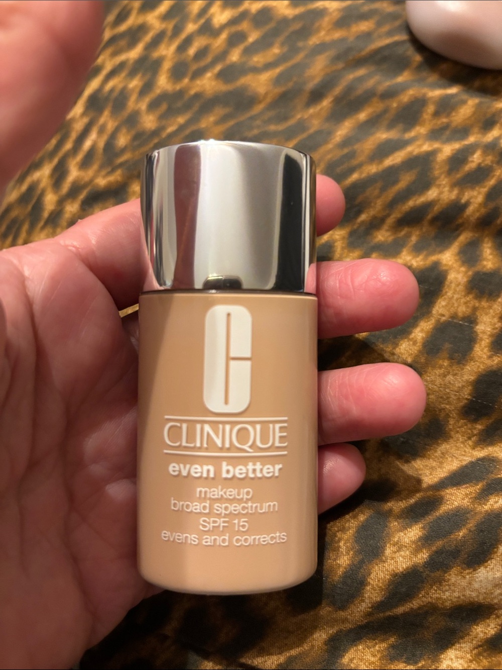 Clinique Even Better Liquid Foundation – Warm Beige
